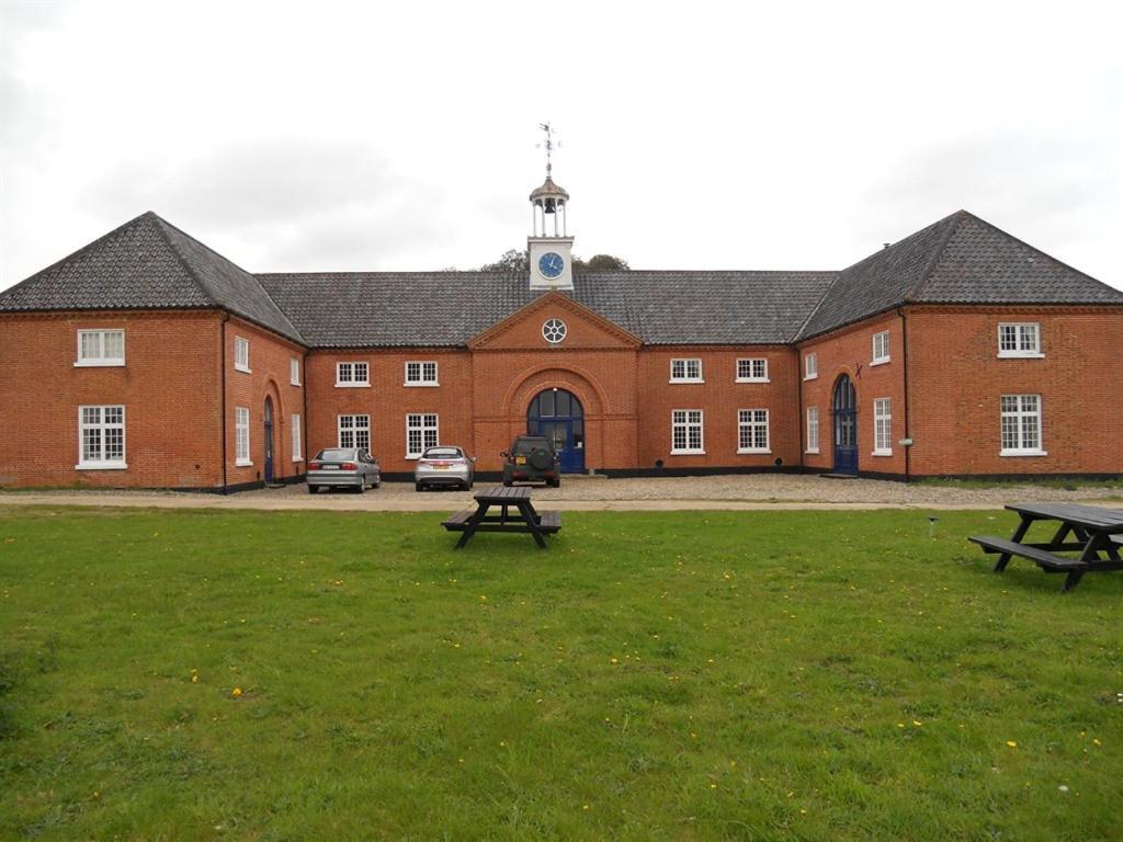 Bed and Breakfast The Stables At Henham Park Саутволд Екстер'єр фото